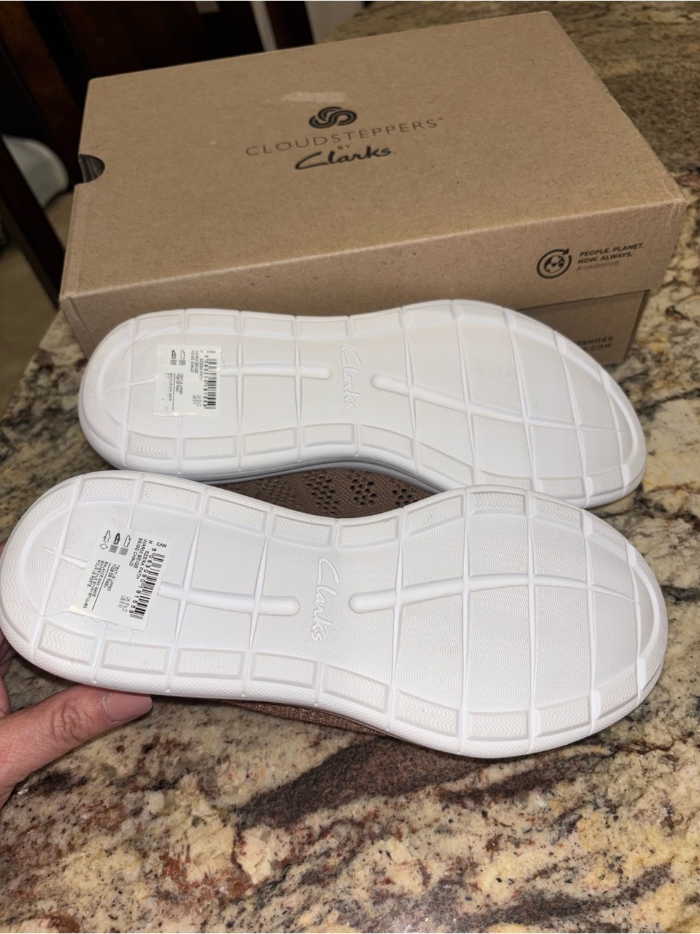 Clark’s Slip on Sneakers NEW IN BOX - Picture 7 of 8